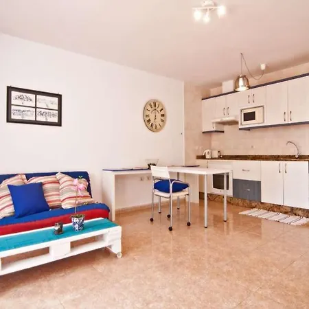 Apartment Puerto Del Carmen Sleeps 3 Pool Wifi Puerto del Carmen (Lanzarote)