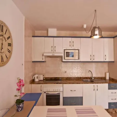 Puerto Del Carmen Sleeps 3 Pool Wifi Apartmán Puerto del Carmen (Lanzarote)
